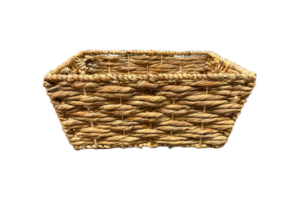 Eden Grace Acacia Wood Kitchen Gift Basket, 11-Piece – Wicker Storage Basket with Mini Planter, 3 Wooden Serving Trays, Cutting Board, 5 Utensils & 3-Section Tray